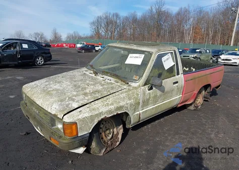 1987 Toyota Pickup 1/2 Ton Rn50 z USA, uszkodzony, nr VIN JT4RN50R4H0272812